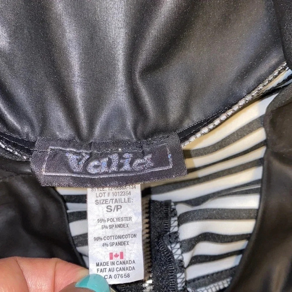 Valia Fashion  striped high waisted shorts Sz S - Picture 4 of 9